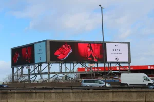 Digital Advertising Screen With Midpoint LED
